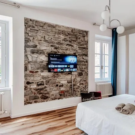 Dalia - By The House Of Travelers *