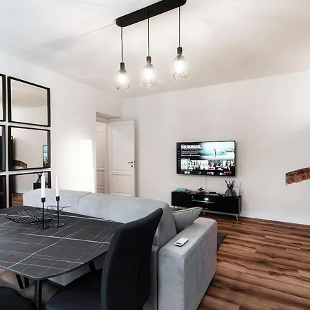 Dalia - By The House Of Travelers