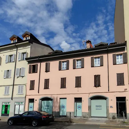 Dalia - By The House Of Travelers * Côme